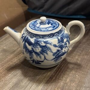 Japanese Aizu-Hongo Porcelain Blue and White Ceramic Teapot
